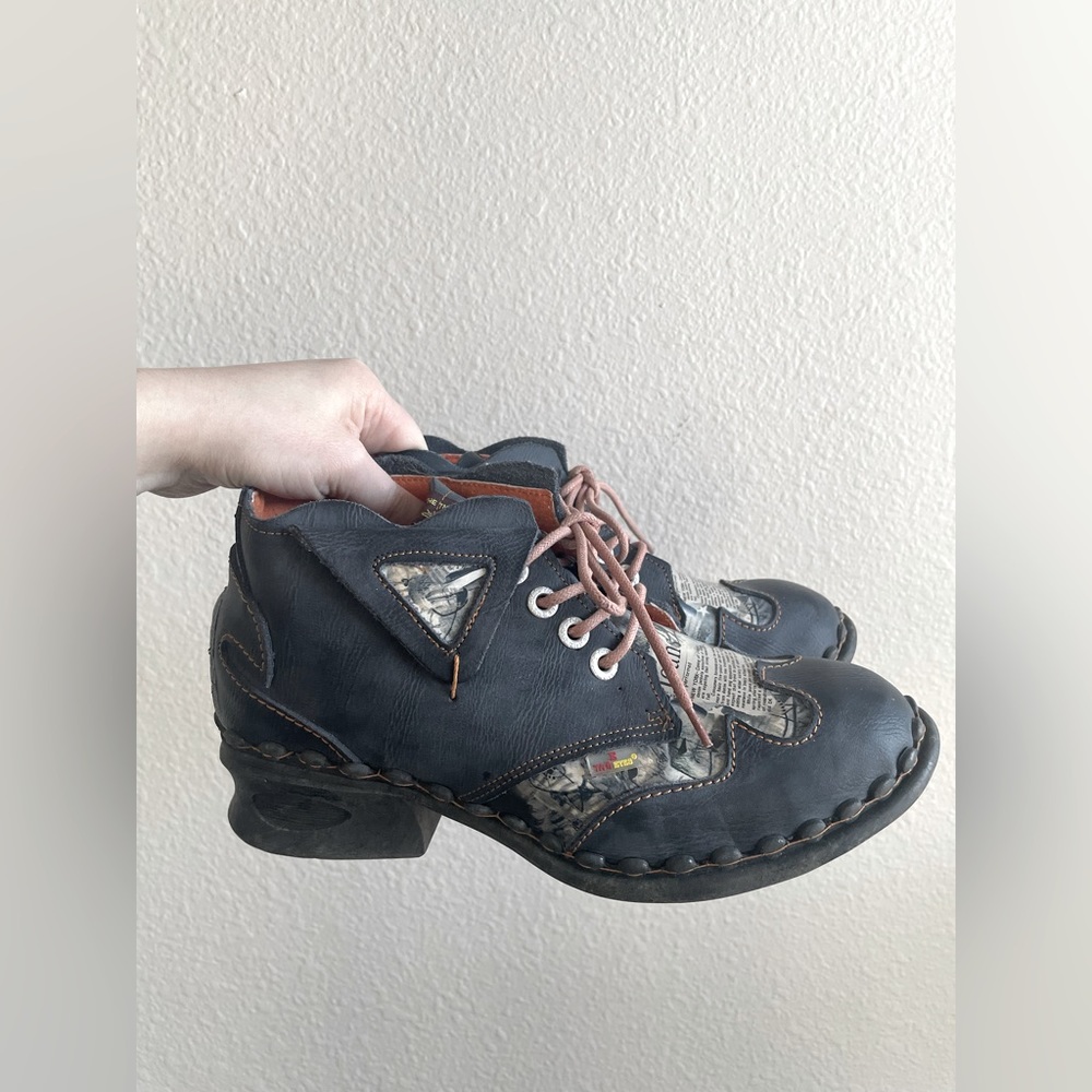 TMA Eyes Dark Gray and newsprint design. Lace-up, size 10M